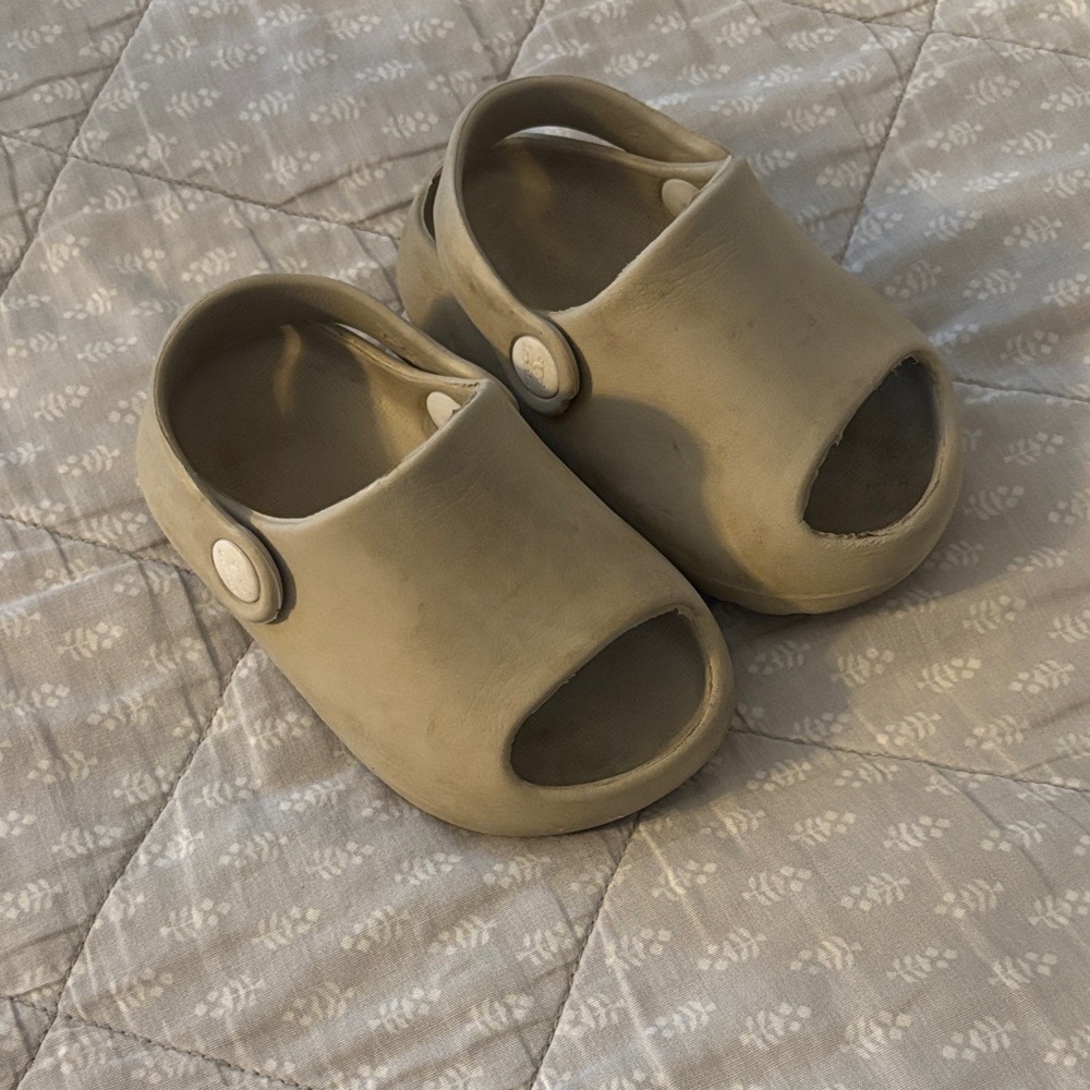 Koala Kids Tan Slide Sandals